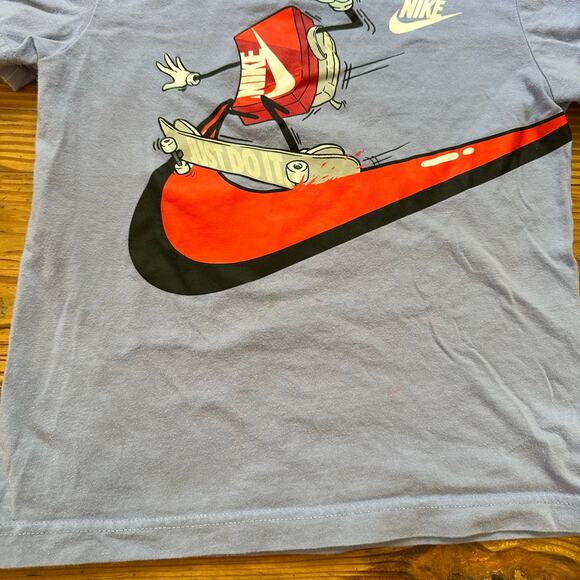 Nike light purple skateboarding graphic shirt SIZE 5 - Picture 2 of 4